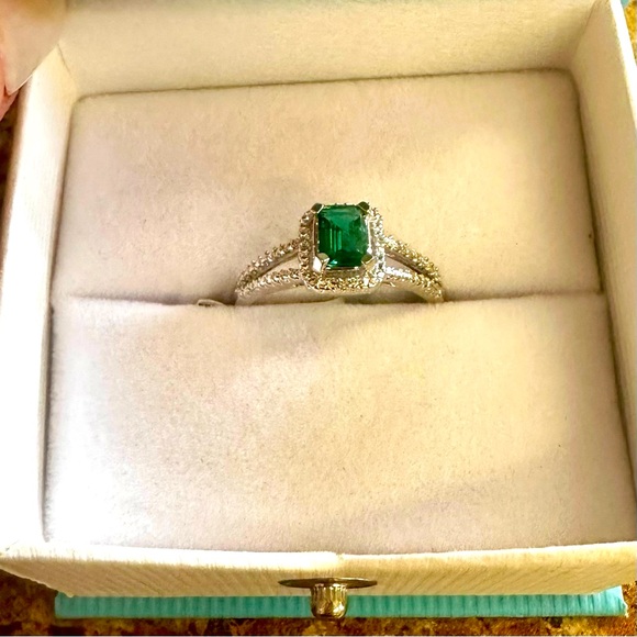 ✨💎NWT💎✨ 925 STERLING SILVER WITH NATURAL DIAMONDS AND SYNTHETIC STONE.  SIZE 7 - Picture 1 of 6